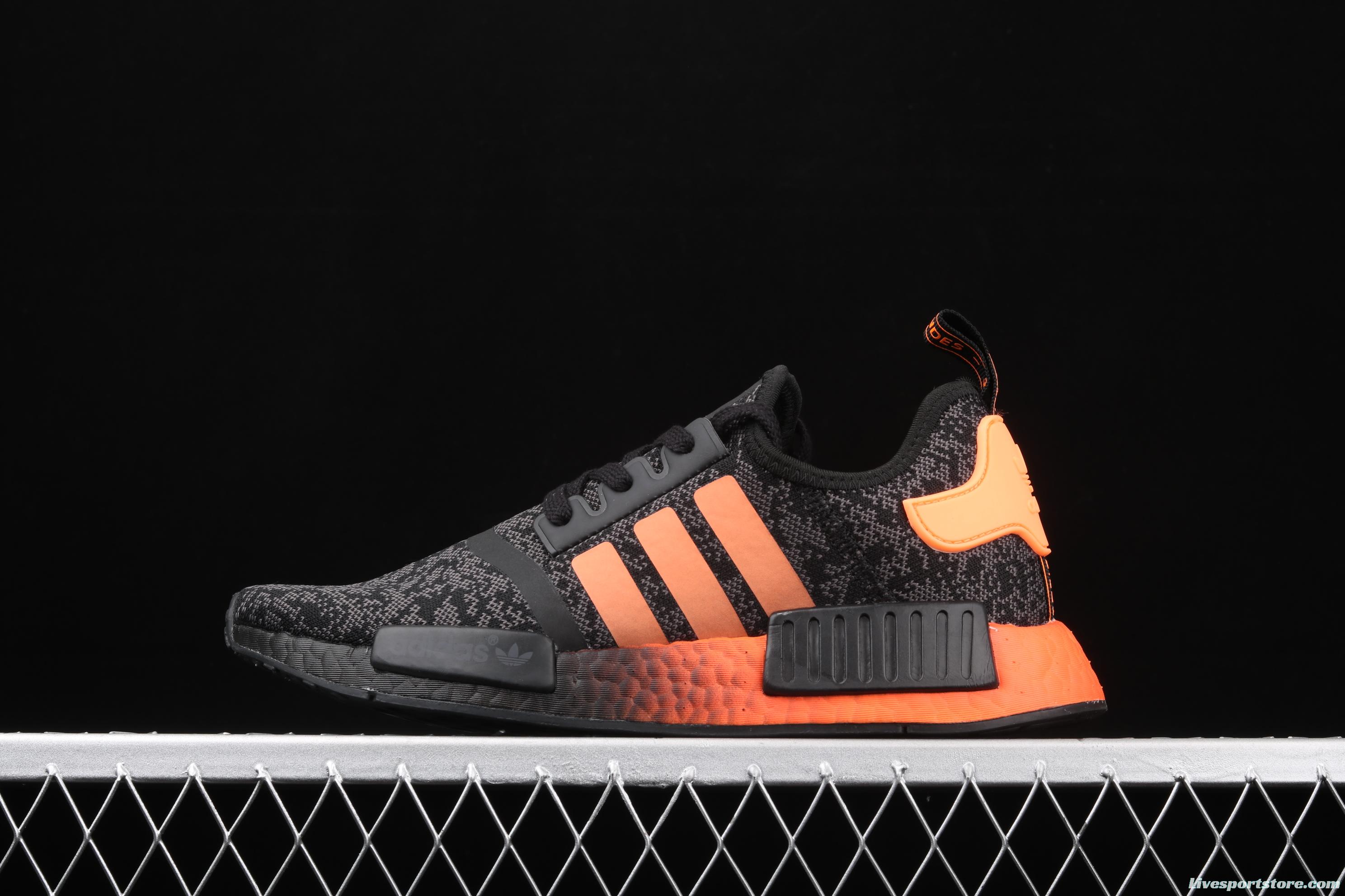 Adidas NMD R1 Boost EG7953's new really hot casual running shoes